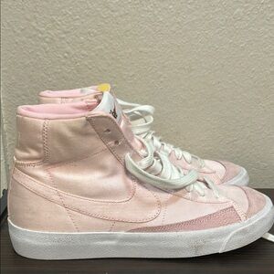 Nike Pink High-Top Sneakers mid 77
Size 7 womens